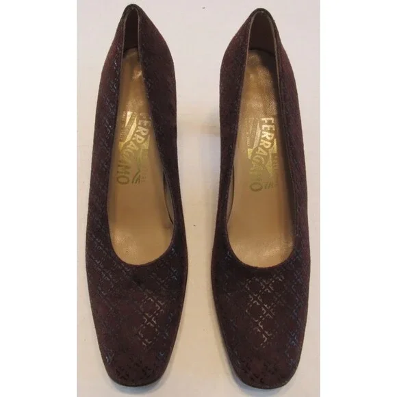 Vintage Salvatore Ferragamo Suede Embossed Patterned Pump Dark Brown Size 8.5 3A - Picture 1 of 13
